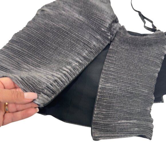 Express Women Pleated Metallic Crop Camisole Top SZ S Black/Silver Ruffle Back - Picture 3 of 9